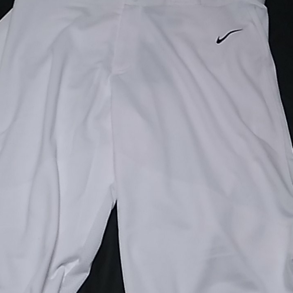 Nike men's Vapor Pro slim fit high cuff baseball P